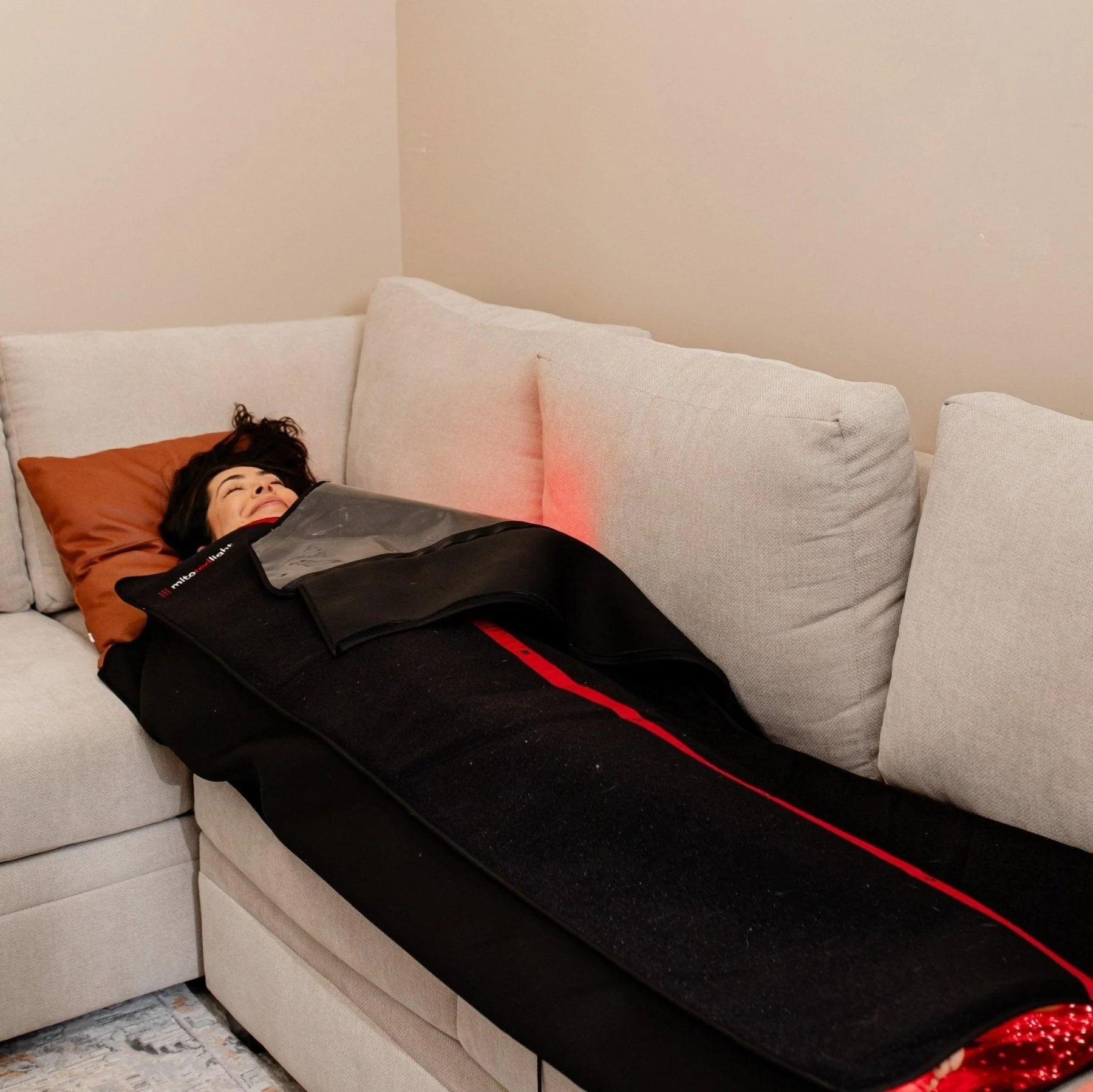 MitoPOD™ | Portable & Convenient Full Body Red Light Therapy - Image 3